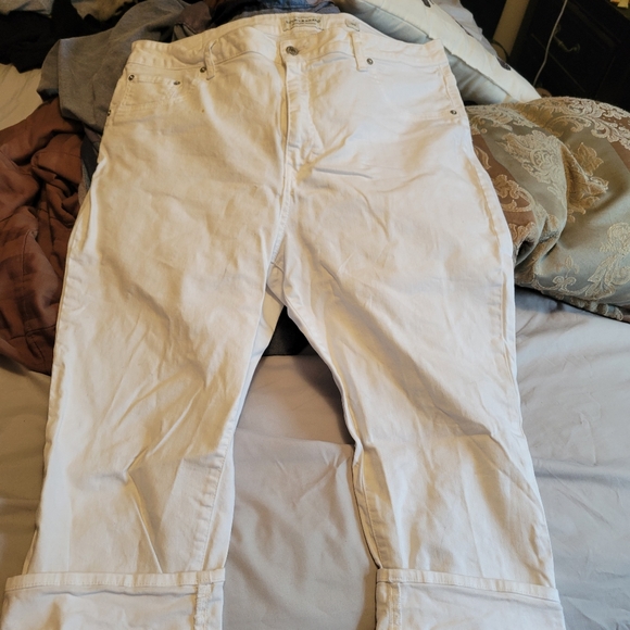 Lucky Brand White Jeans - Picture 2 of 4